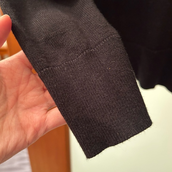 2 for $20 Banana Republic Black Crew Neck Sweater - Picture 5 of 6